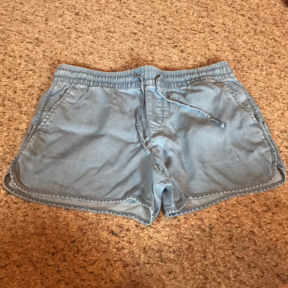BNWOT Gap Tencil Shorts